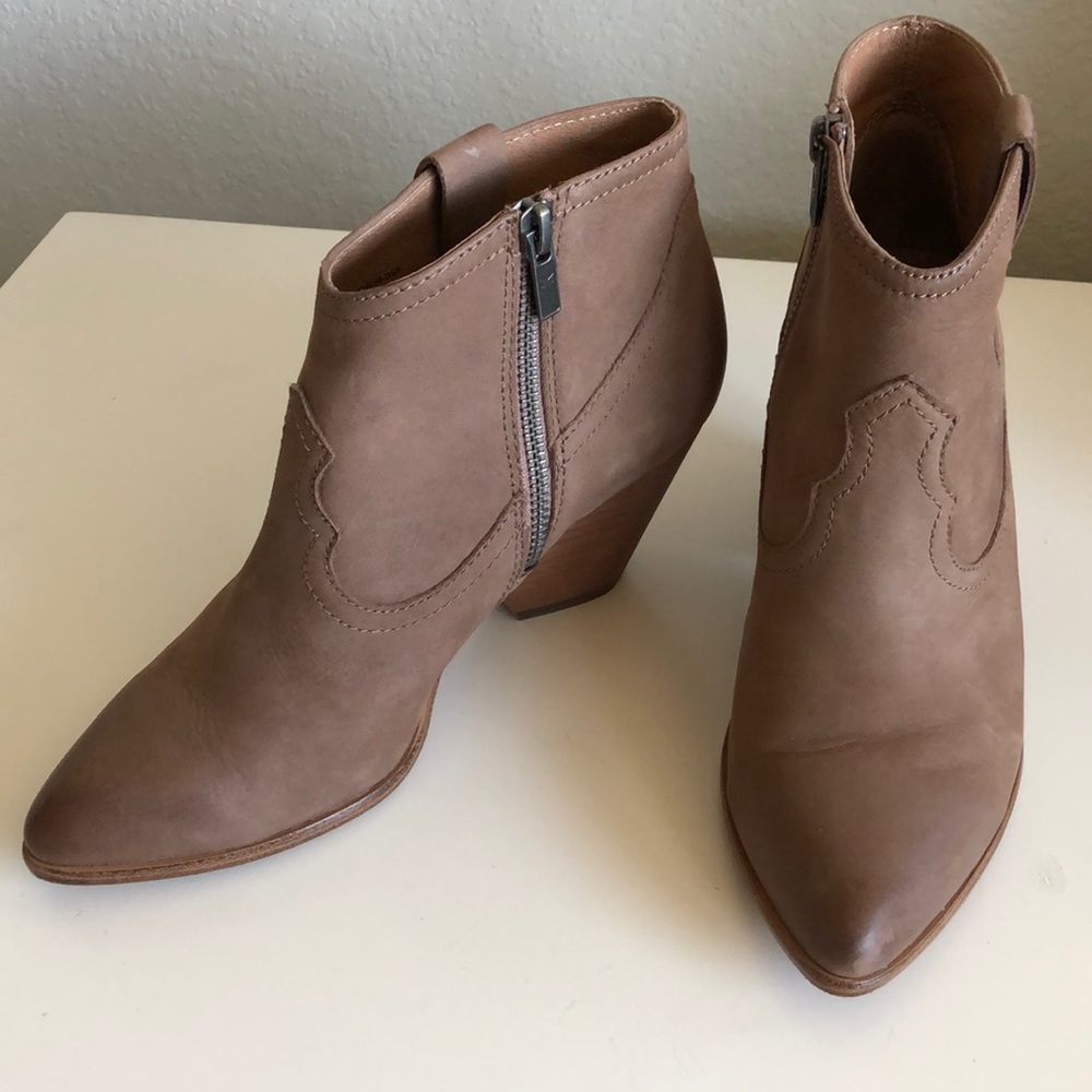 Frye Western Bootie (Womens 7)